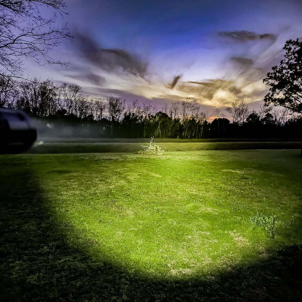 PL30C Tactical Flashlight beam pattern in use long distance 1115 feet